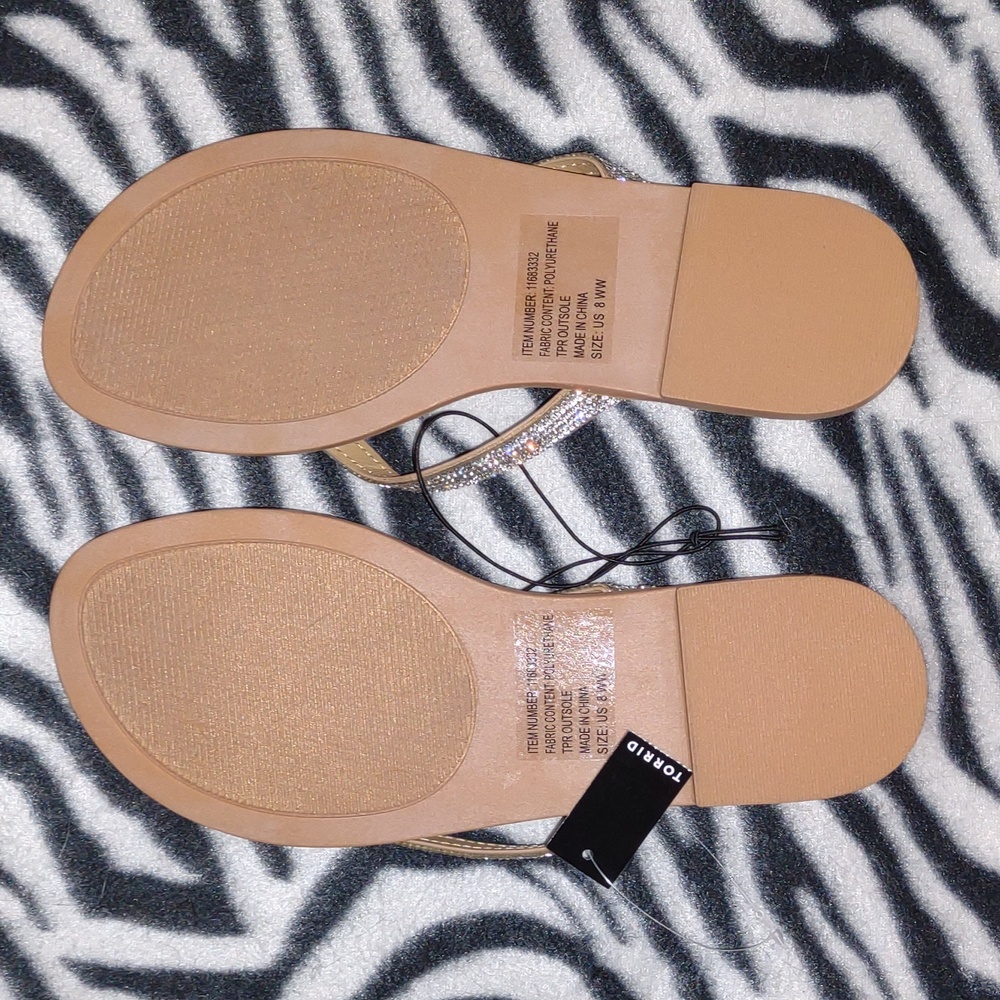 ๐ฃTORRID Clear Rhinestone Sunnie Flip Flops Reasonal Priced - Picture 11 of 15